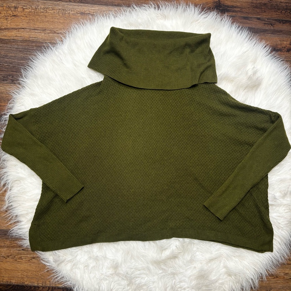 LA Made Wool Cashmere Blend Slouchy Fit Turtleneck Sweater In Mossy Green Small